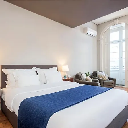 B The Guest Downtown Hotel Oporto